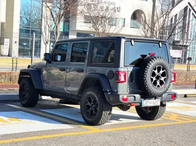 Jeep Wrangler 2023, 24000 км, за 32755.68 USD