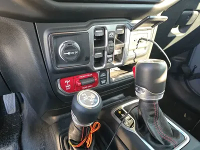 Jeep Wrangler 2023, 24000 км, за 32755.68 USD - фото 18