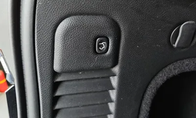 Jeep Cherokee 2019, 82890 км, за 11205.22 USD - фото 27