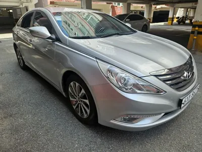 Hyundai Sonata 2013, 120016 км, за 2637.5 USD