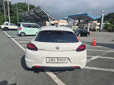 Volkswagen Scirocco 2013, 211309 км, за 3183.67 USD