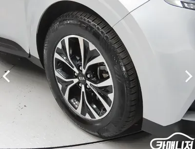 Kia Canival 2021, 96845 км, за 12143.89 USD