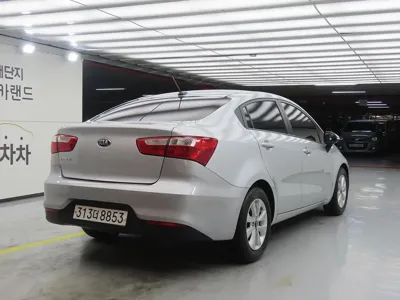 Kia Pride 2016, 78987 км, за 3770.39 USD - фото 4