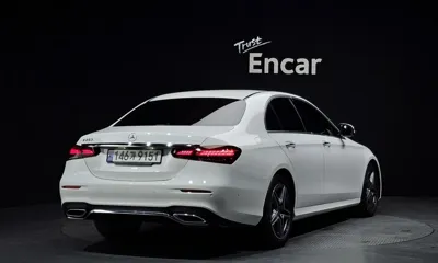 Mercedes-Benz E-Class 2023, 27937 км, за 25721.16 USD
