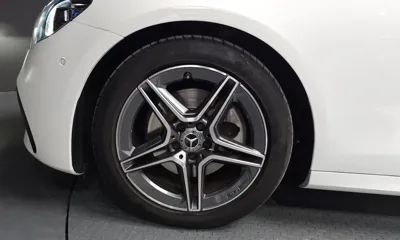 Mercedes-Benz E-Class 2023, 27937 км, за 25721.16 USD