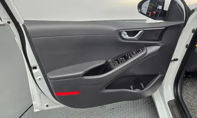 Hyundai Ioniq 2016, 134336 км, за 7618.67 USD - фото 25