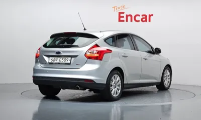 Ford Focus 2015, 108131 км, за 2487.86 USD