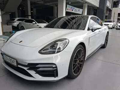 Porsche Panamera · 2023 год