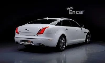 Jaguar XJ 2015, 92343 км, за 12576.15 USD