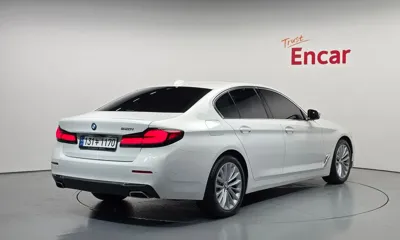 BMW 5-Series 2023, 31956 км, за 22427.35 USD