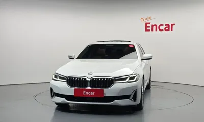 BMW 5-Series 2023, 31956 км, за 22427.35 USD