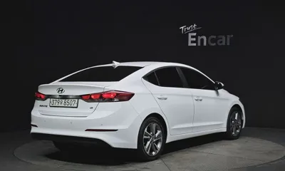 Hyundai Avante 2018, 130931 км, за 5583.29 USD
