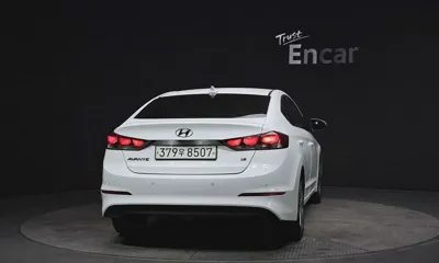Hyundai Avante 2018, 130931 км, за 5583.29 USD