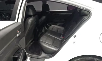 Hyundai Avante 2018, 130931 км, за 5583.29 USD - фото 11