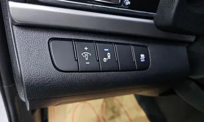 Hyundai Avante 2018, 130931 км, за 5583.29 USD - фото 15