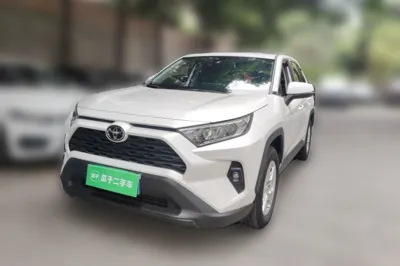 Toyota RAV4 · 2023 год
