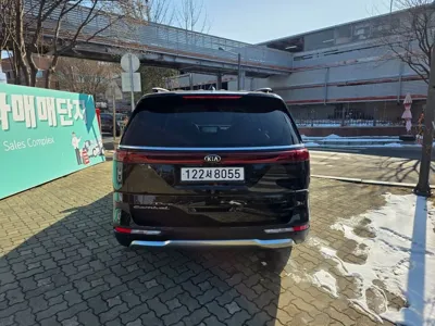 Kia Canival 2021, 186543 км, за 13355.06 USD
