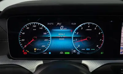 Mercedes-Benz E-Class 2021, 25205 км, за 32526.7 USD - фото 8