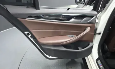 BMW 5-Series 2019, 68381 км, за 20021.01 USD - фото 25