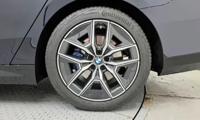 BMW 5-Series 2024, 3901 км, за 42703.72 USD - фото 21