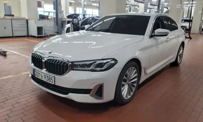 BMW 5-Series 2023, 50450 км, за 22752.38 USD - фото 2