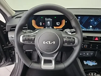 Kia K5 2025, 36407 км, за 14853.43 USD - фото 11