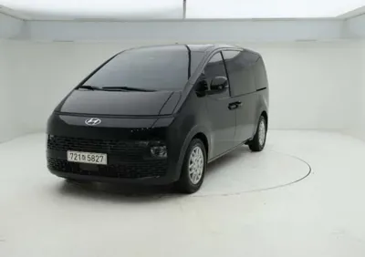 Hyundai Staria · 2023 год