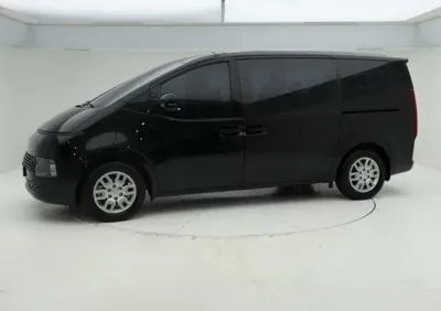 Hyundai Staria 2023, 117006 км, за 3938.56 USD