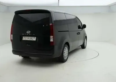 Hyundai Staria 2023, 117006 км, за 3938.56 USD