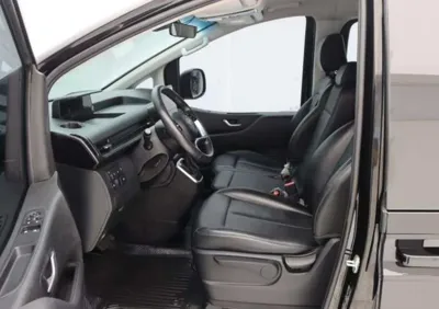 Hyundai Staria 2023, 117006 км, за 3938.56 USD