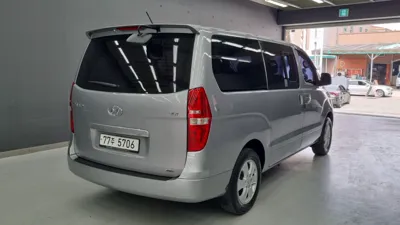 Hyundai Starex 2018, 109703 км, за 12096.78 USD