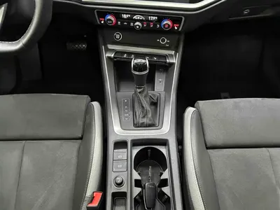 Audi Q3 2023, 16100 км, за 32561.93 USD