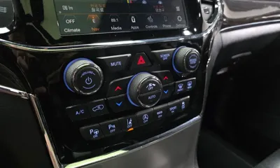 Jeep Cherokee 2021, 72470 км, за 14638.31 USD - фото 26