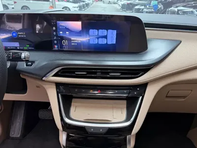 Buick GL8 Hybrid 2025, 18000 км, за 36860.27 USD - фото 9