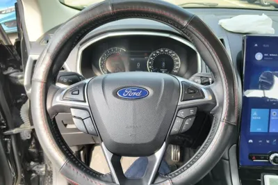 Ford Edge 2020, 59100 км, за 15907 USD - фото 10
