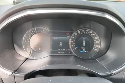 Ford Edge 2020, 59100 км, за 15907 USD - фото 11