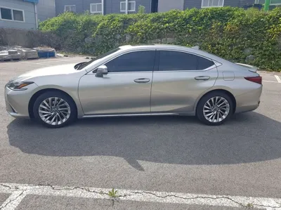 Lexus ES 2026, 23277 км, за 34388.6 USD