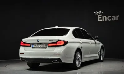 BMW 5-Series 2023, 39862 км, за 32648.98 USD