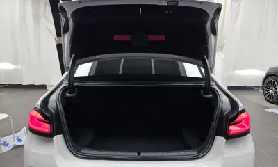 BMW 5-Series 2023, 39862 км, за 32648.98 USD - фото 20