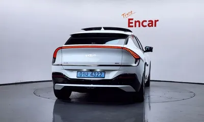 Kia EV6 2023, 66983 км, за 23939.65 USD
