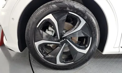 Kia EV6 2023, 66983 км, за 23939.65 USD