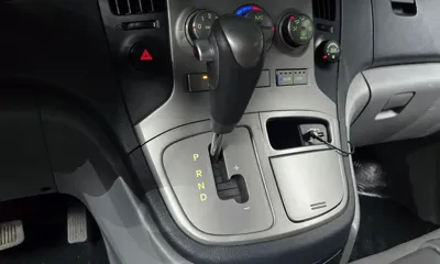 Hyundai Starex 2015, 59655 км, за 8126.86 USD - фото 9