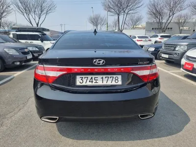 Hyundai Grandeur 2014, 237439 км, за 1897.07 USD