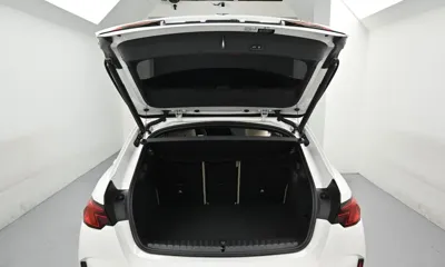 BMW 1-Series 2025, 5411 км, за 25395.57 USD - фото 9