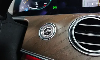 Mercedes-Benz E-Class 2021, 80958 км, за 21990.29 USD - фото 30