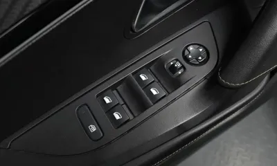 Peugeot 2008 2021, 54339 км, за 11487.46 USD - фото 29