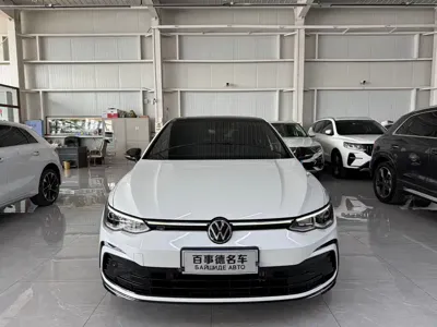 Volkswagen Golf 2023, 30000 км, за 20570.53 USD