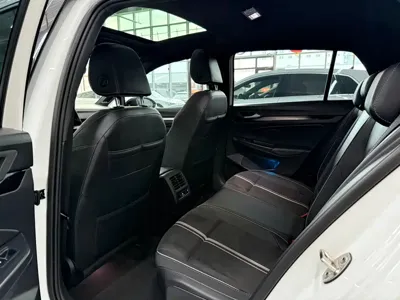 Volkswagen Golf 2023, 30000 км, за 20570.53 USD - фото 6