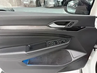 Volkswagen Golf 2023, 30000 км, за 20570.53 USD - фото 15