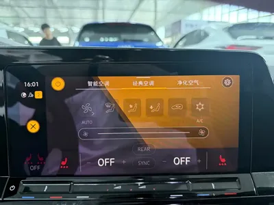 Volkswagen Golf 2023, 30000 км, за 20570.53 USD - фото 23